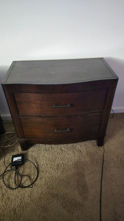 2 Dressers and 2 night stands
