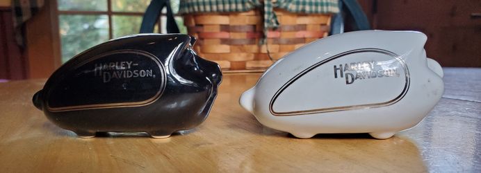 Harley-Davidson Hog Salt & Pepper Shakers