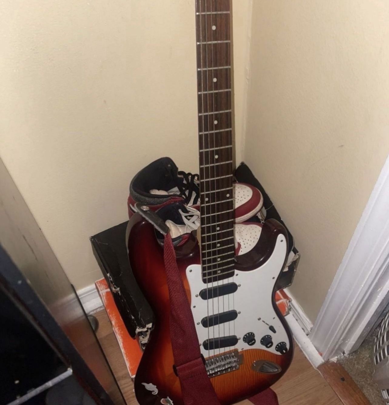 Hondo2 Guitar Musical Music Instrumental