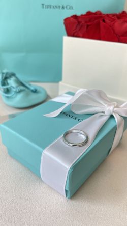 TIFFANY & CO. FOREVER WEDDING BAND RING IN PLATINUM WITH DIAMONDS SIZE 5 $1700