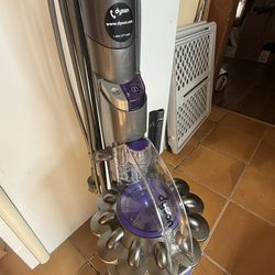 Dyson Animal Ball Vacuum upright with accesories