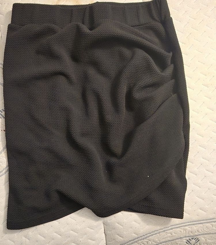 Black Knitted Thick Skirt