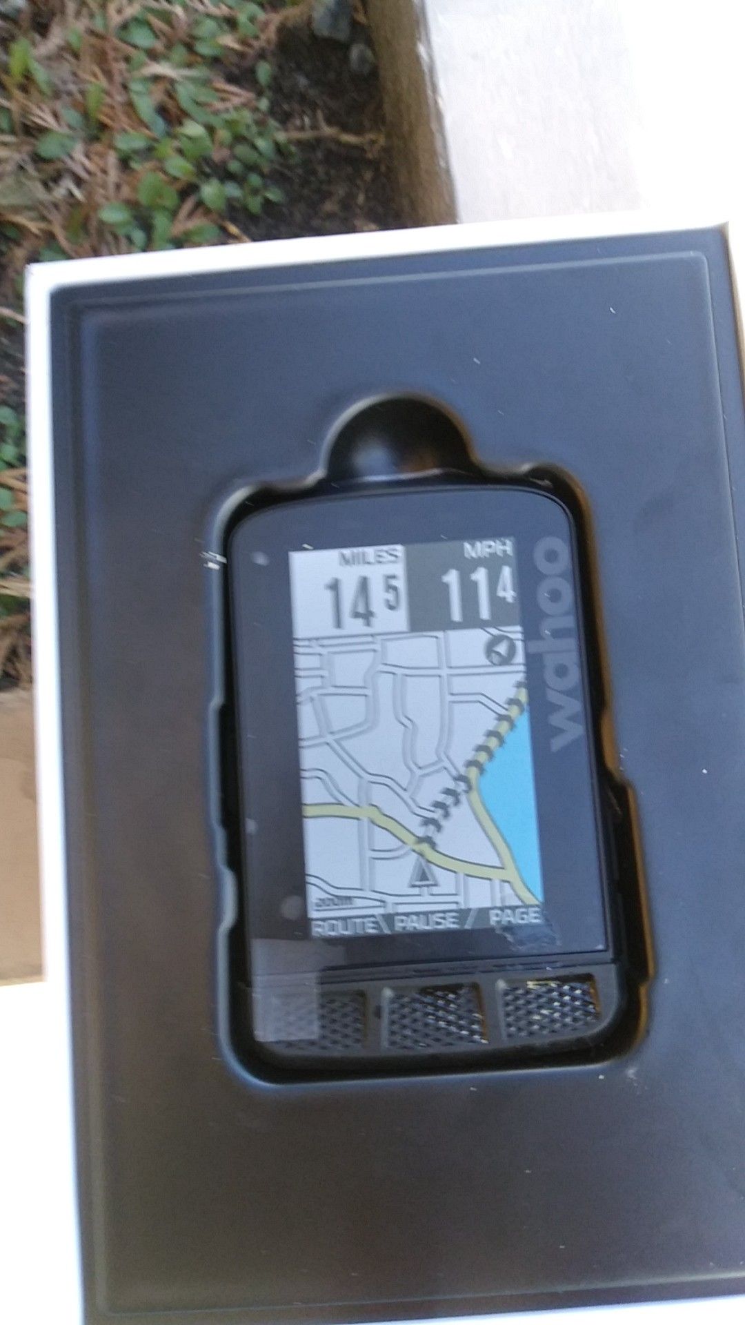 Element Roam gps bike computer