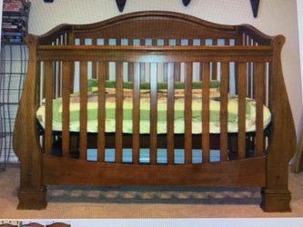 GORGEOUS CHERRY WOOD BABY CRIB -( Newbury Park)