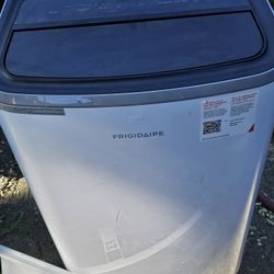 Frigidaire Air Conditioner New 14,000 Btu  