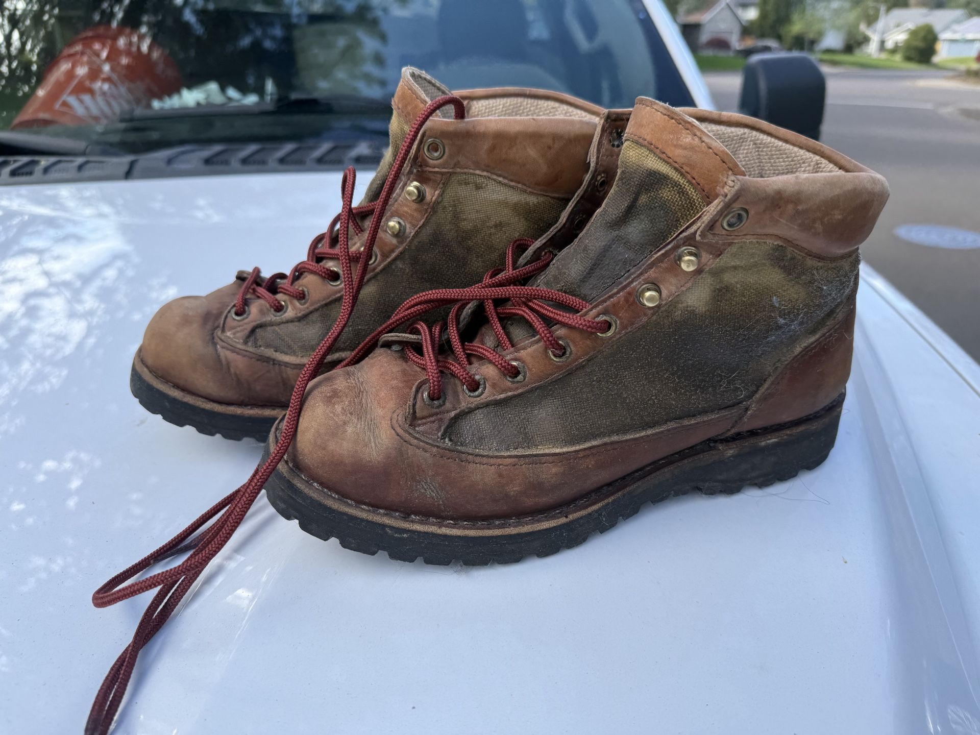 DANNER Light Revival Khaki men’s 9 1/2 EE
