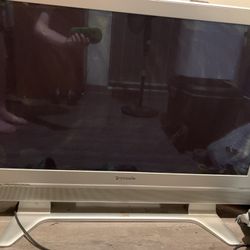 35” Panasonic TV With Remote