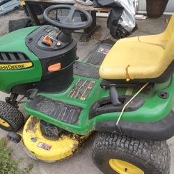 John Deere Riding Mower