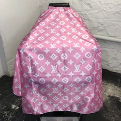 Barber Cape Hair Stylist Capes Pink White for Sale in Brooklyn, NY - OfferUp