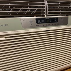 Air Conditioner - Frigidaire 10k btu - window unit