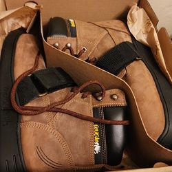 Couger Paws Peak Series Preformer Boots Size 8.5