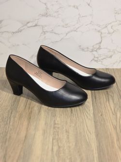 Journee Womens Luu Round Toe Pumps