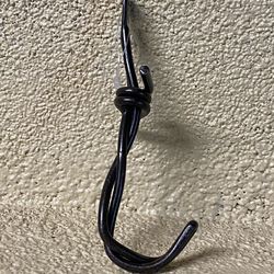 Barbed wire hook