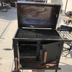 Asador Para Usarse Con Carbón. Smoker Grill
