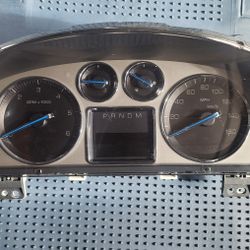 Escalade Cluster 07