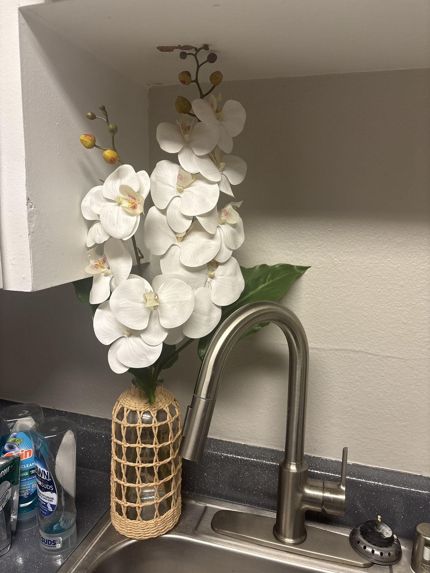 fake decorative flowers