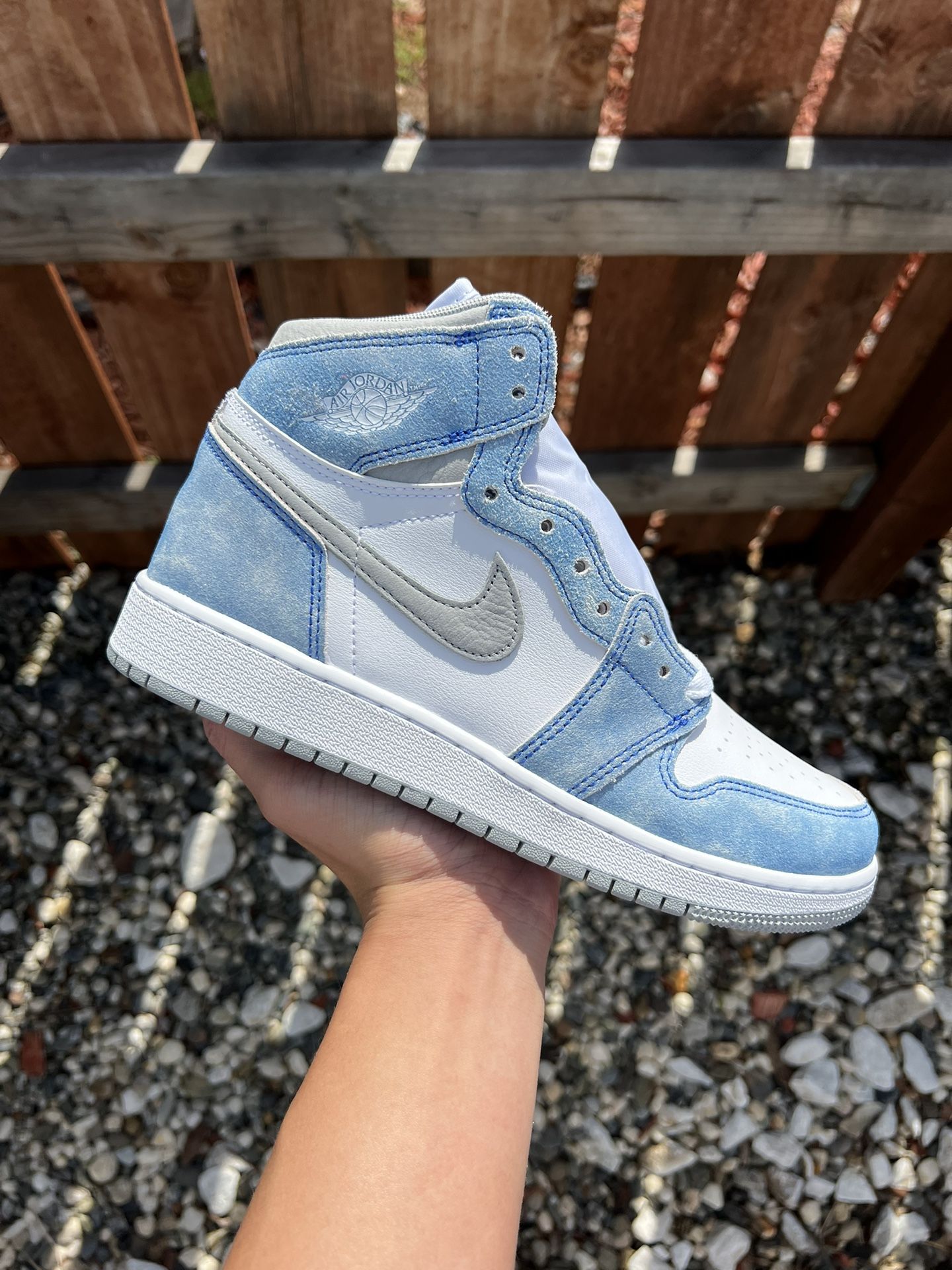 Jordan 1 High Hyper Royal (Size 5.5Y)