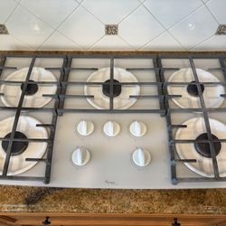 Kitchen Appliance Set- Range, Hood Vent, and Dishwasher 
