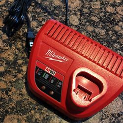 Milwaukee Charger M12 New