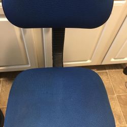 Blue Office Chair Goes Up And Down 