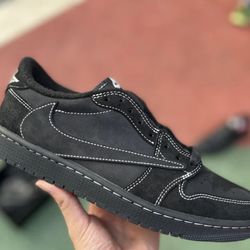 Travis Scott Black Phatom Jordan 1’s low