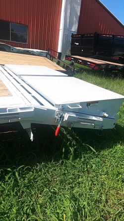 32ft Non-CDL Low Boy Gooseneck