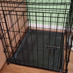 Small Dog Crate – Great Condition, Removable Tray Included