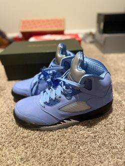Air Jordan 5 (UNC)