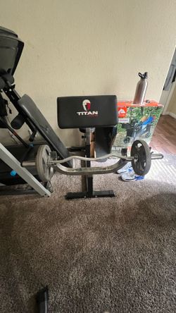 Preacher bench with curl bar