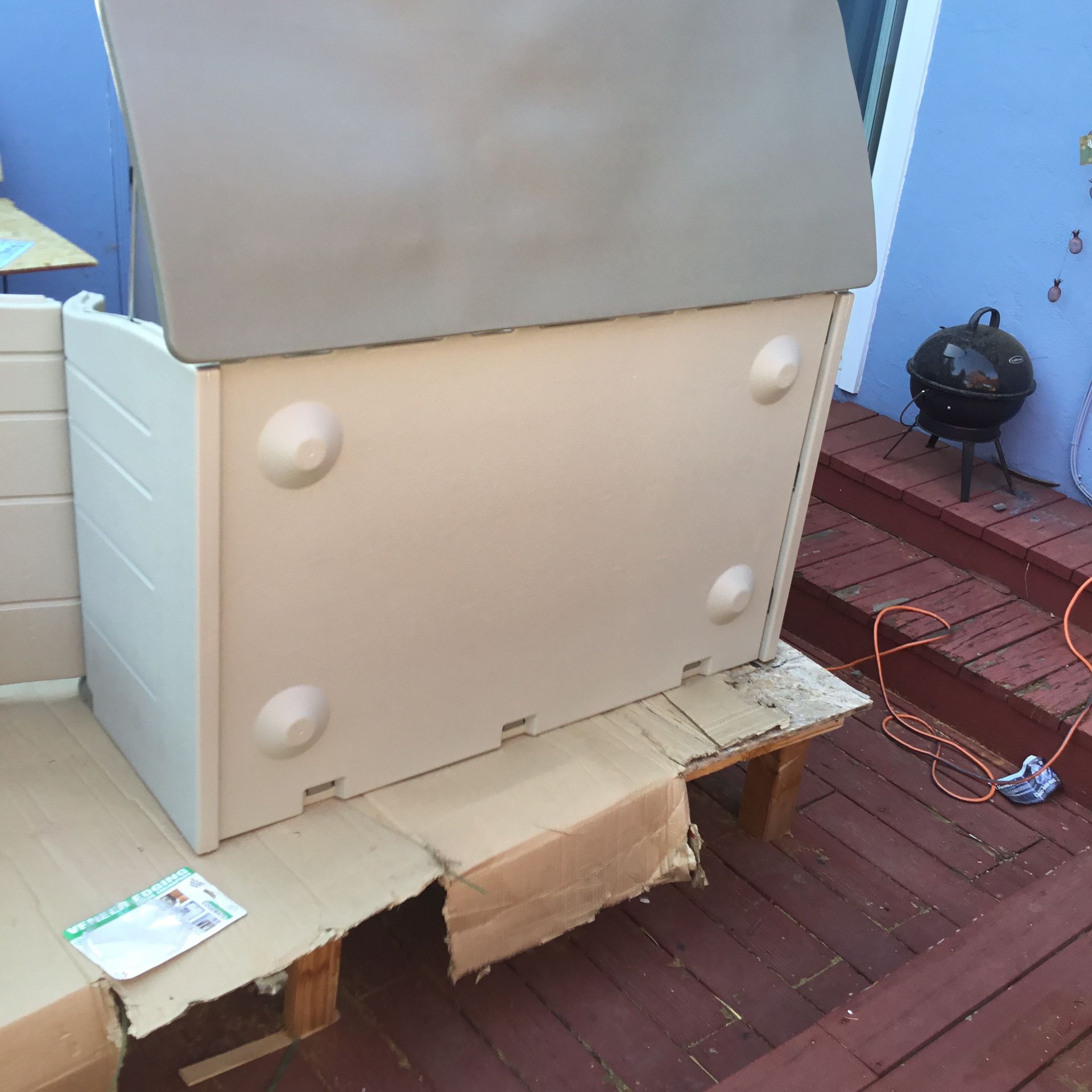 Rubbermaid Horizontal Outdoor Resin Storage Shed, Olive & Sandstone