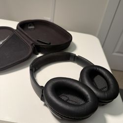Bose QC35 Noise Cancelling Headphones