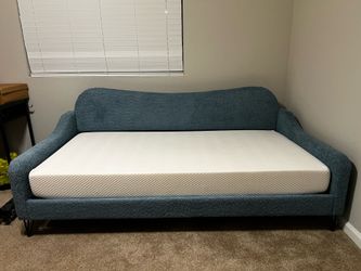 Twin size day bed