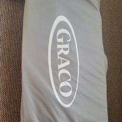 Graco Pack N Play With Bassinet & Changing Table