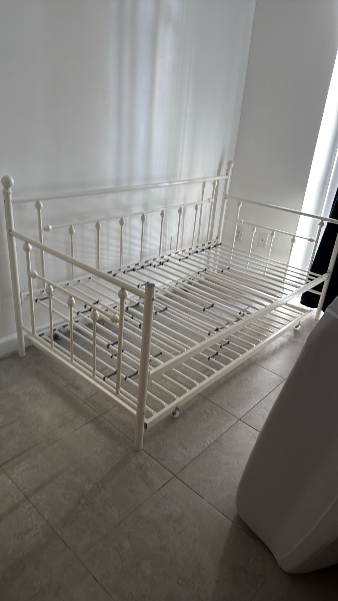 FREE Day bed-Doral Pickup