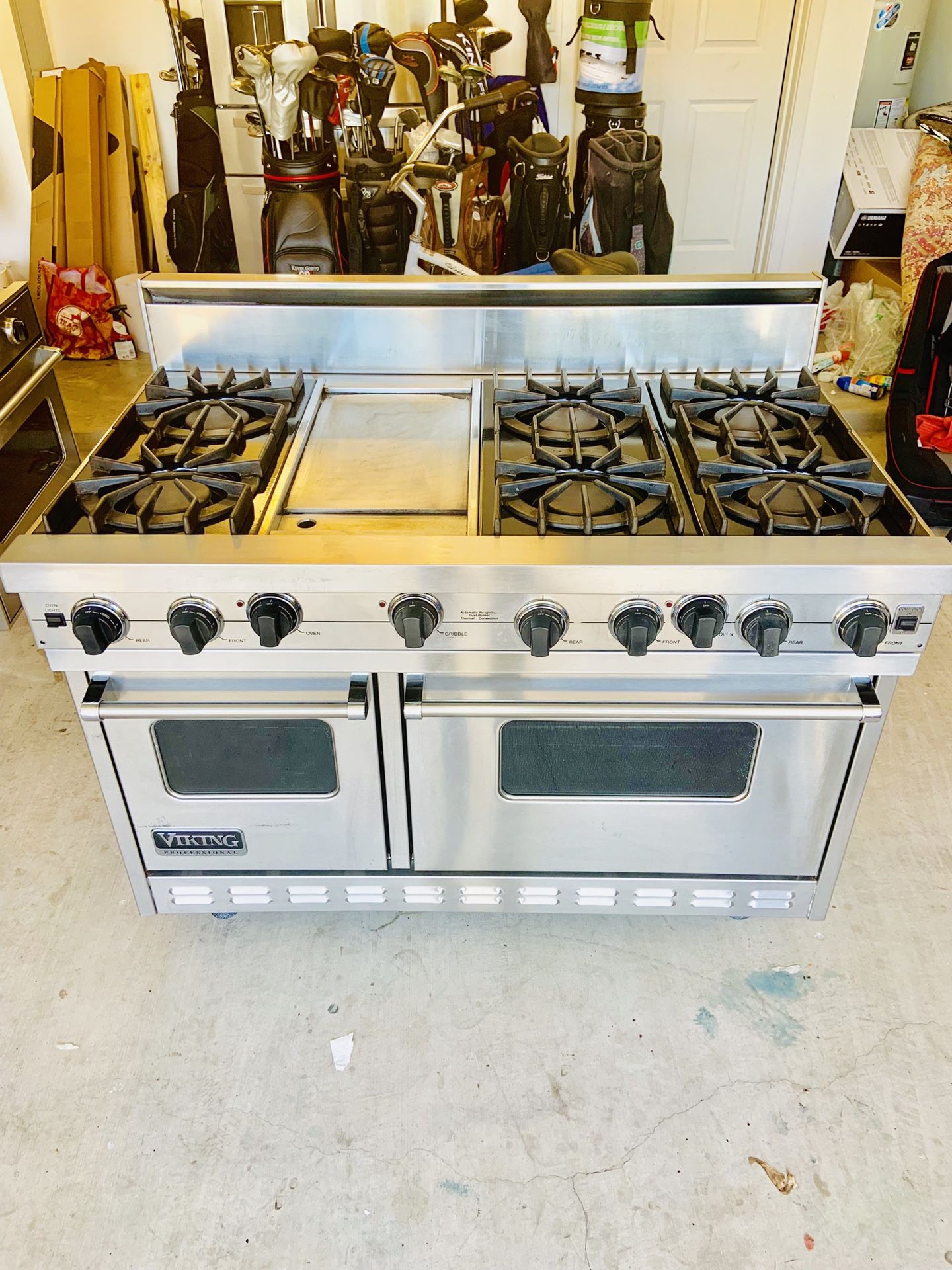 MINT CONDITION VIKING 48" GAS RANGE STOVE 5 YEARS OLD 6 BURNER