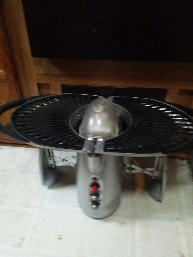 Thane portable Q BBQ rocket grill