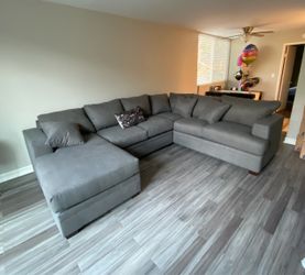 living spaces 2-piece sectional with chaise