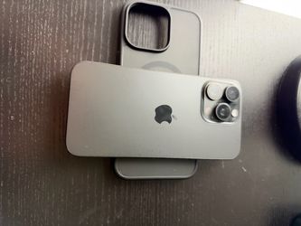 Apple 15 iPhone Pro Max Unlocked with MagSafe Case