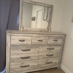 Ashly Dresser With Mirror 