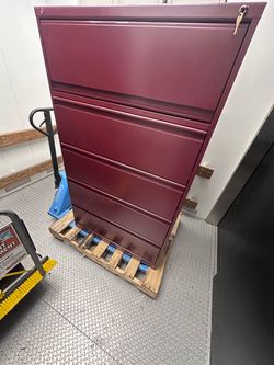 Unique Red filing cabnient