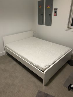 Queen bed with 5” foam mattress
