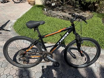 Trek 3500 Bicycle- Info In Description 