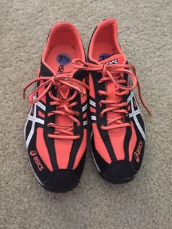 Track shoes