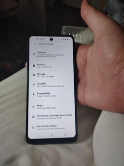 Verizon locked cell phone Motorola brand