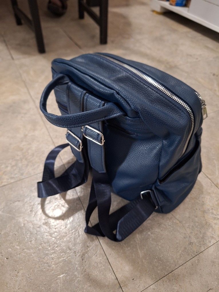 Casual Backpack. Woman. New