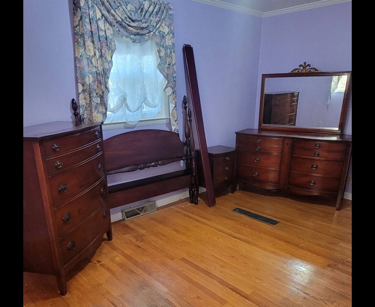 4 Piece Antique Bedroom Suite