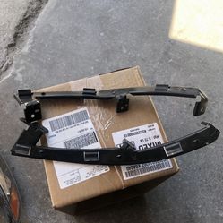 Kia Forte Koup Bracket FR bumper 10/13 OEM