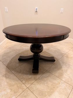 Round wood table “48