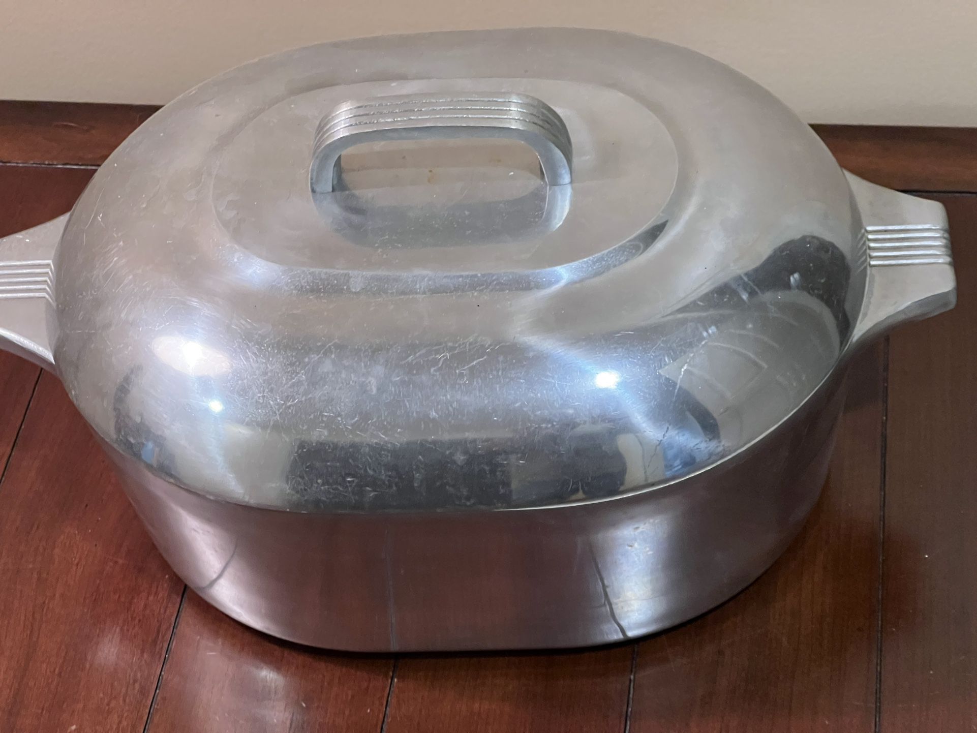 Large 8 Qts Vintage Dutch Oven, Magnalite Dutch Oven Made in the