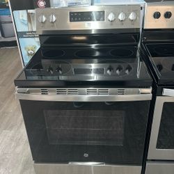 GE Electric Range With Smooth Top